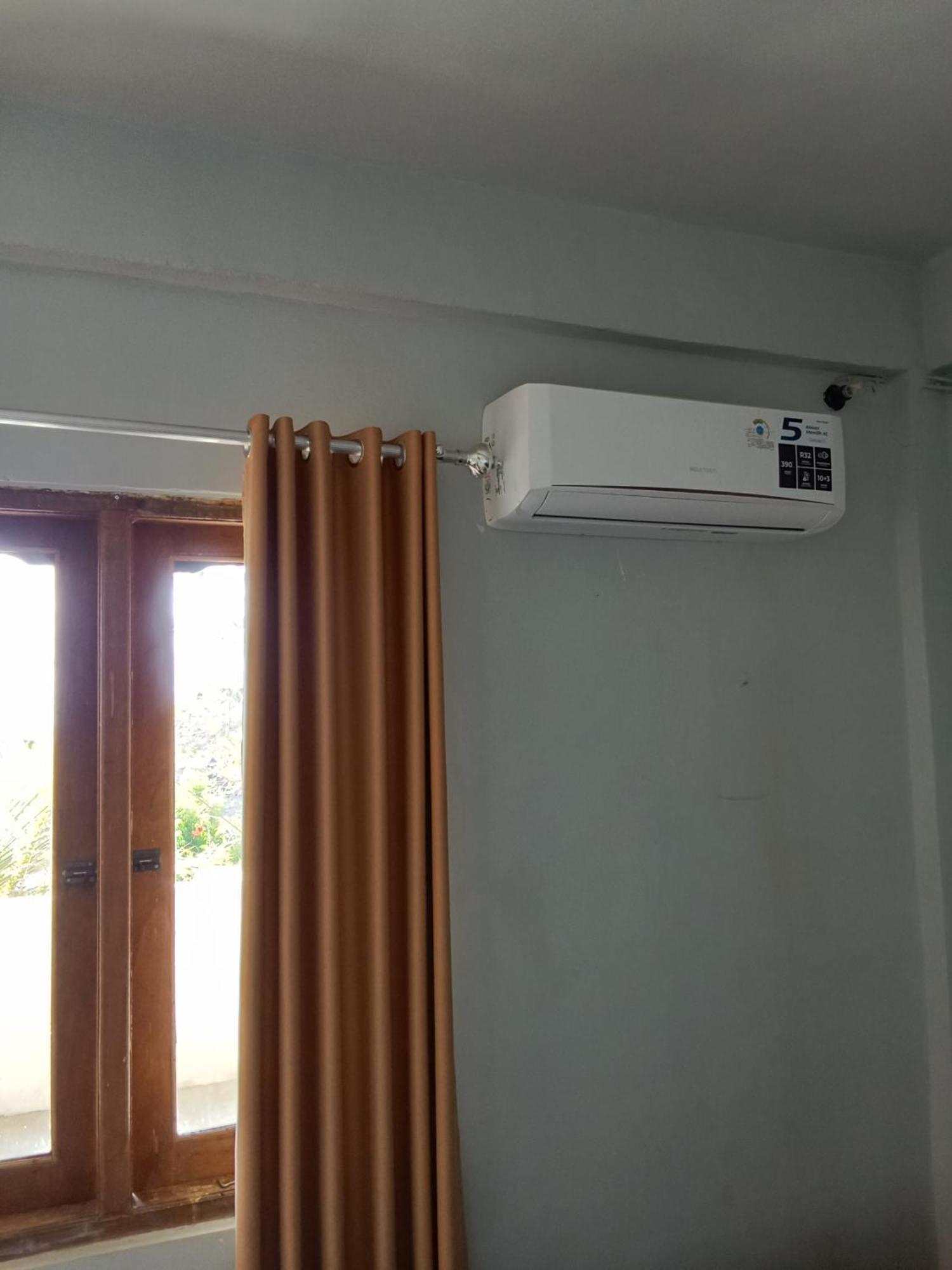 Feby'S Homestay Ekas Chambre photo