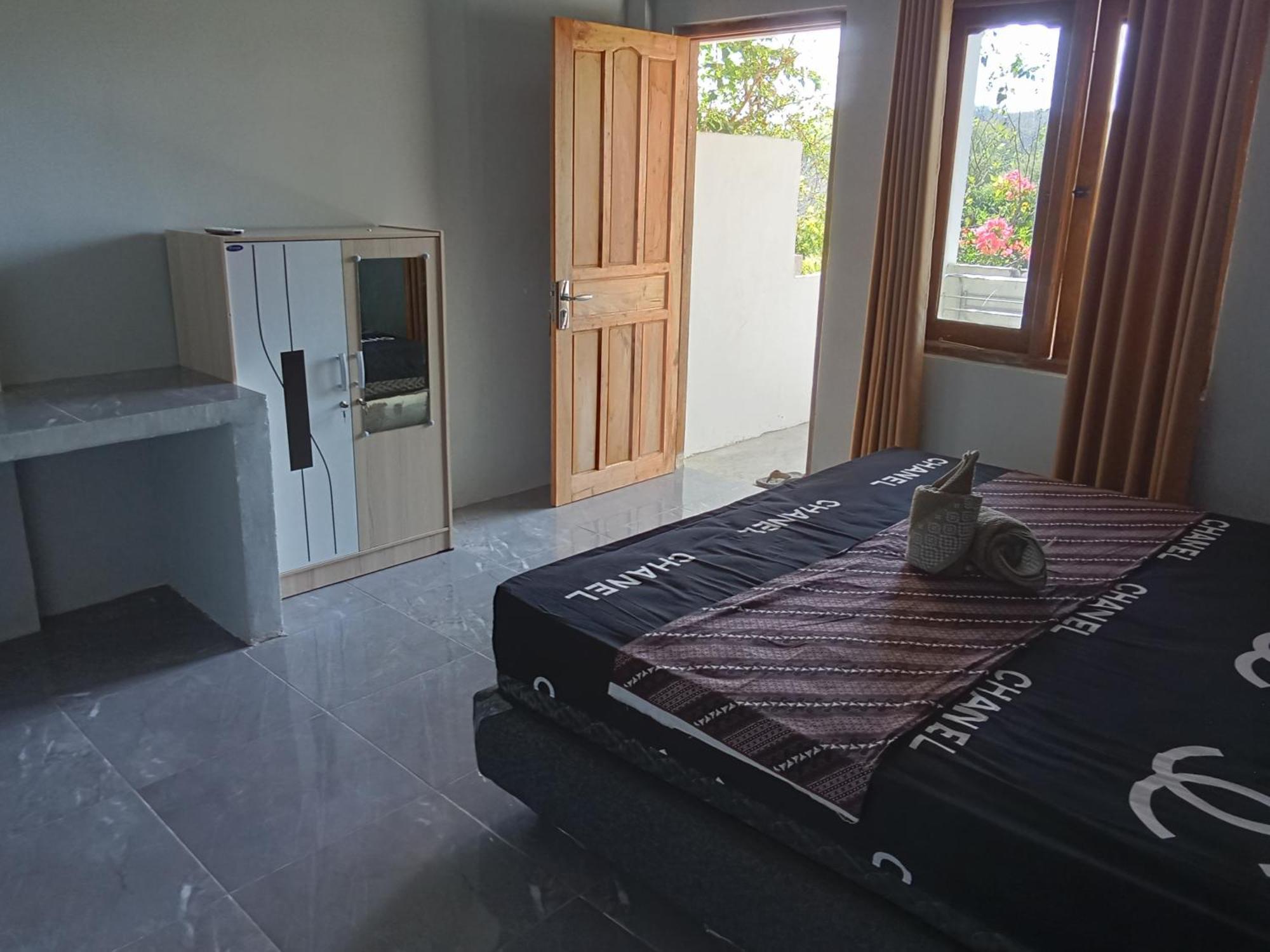 Feby'S Homestay Ekas Chambre photo