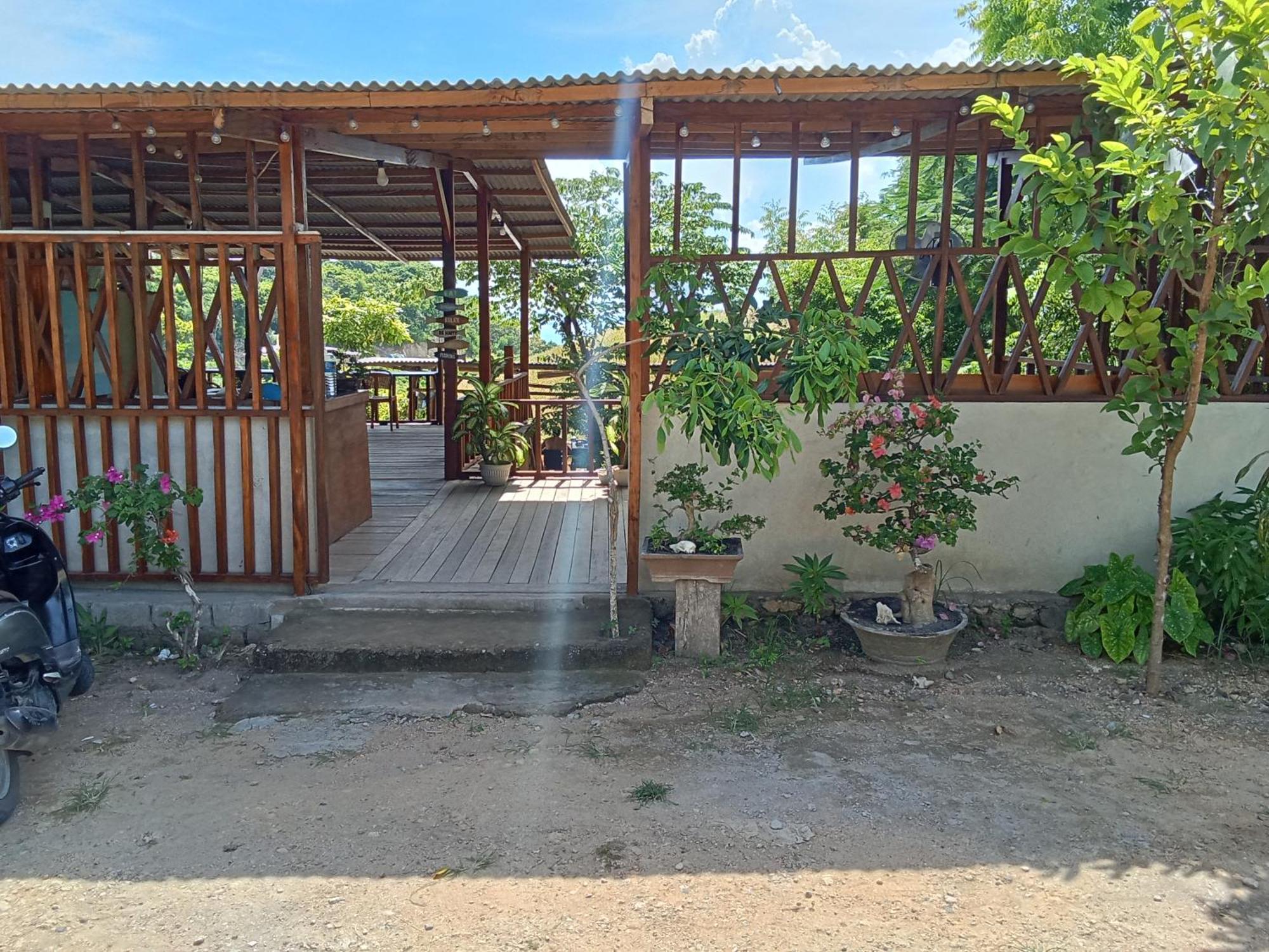 Feby'S Homestay Ekas Chambre photo