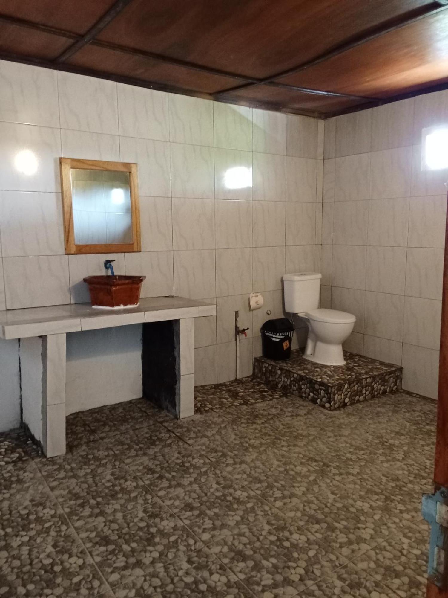 Feby'S Homestay Ekas Chambre photo